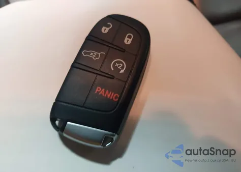 2021 Jeep Grand Cherokee Limited 4X4 z USA, uszkodzony, nr VIN 1C4RJFBG3MC593309